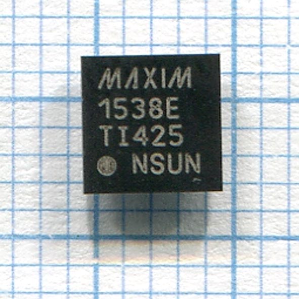 MAX1538ETI, PLCC
